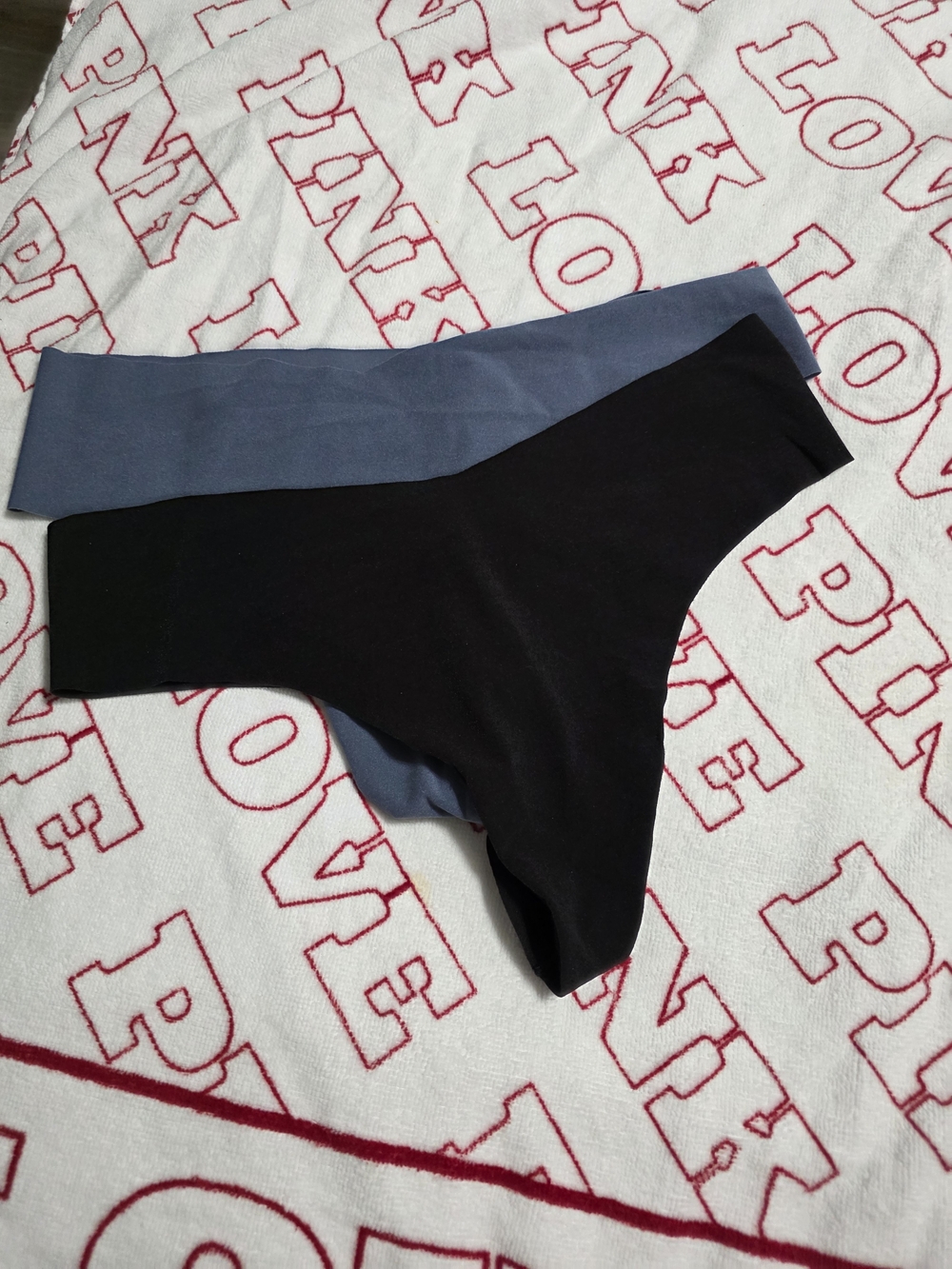 NWT Victoria's Secret Seamless Thong Panties